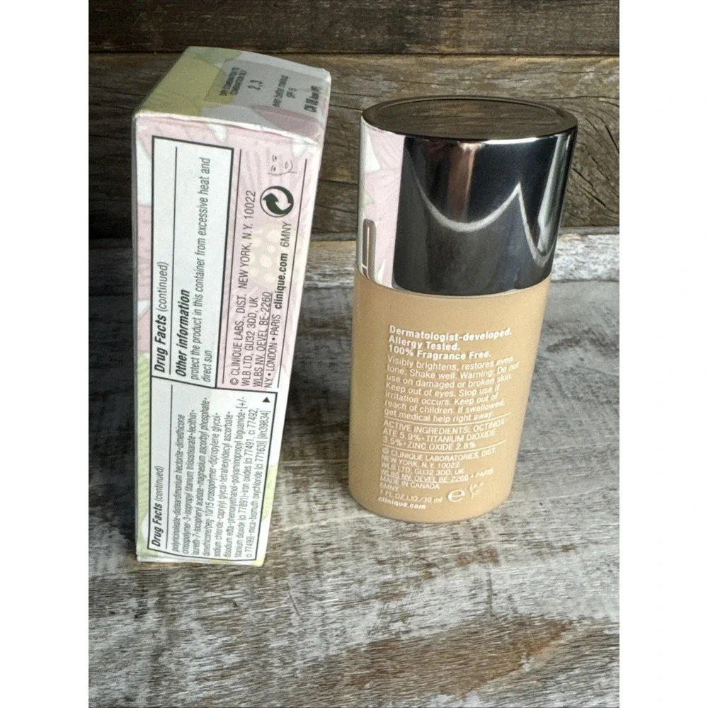 Clinique lightweight foundation